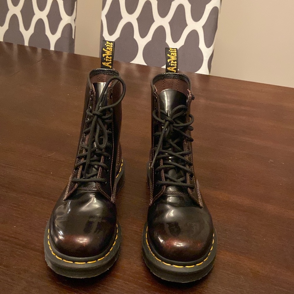 Doc Martens, only used once. Excellent condition. Size 7.